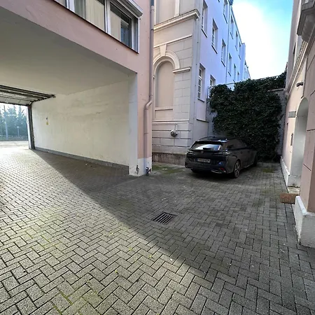 Appartement Zentral, Am Park Mit Parkplatz *