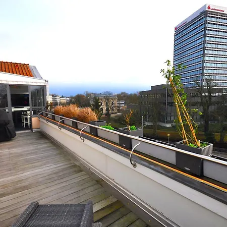 Zentral, Am Park Mit Parkplatz Appartement