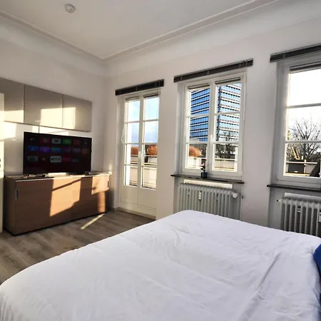 Zentral, Am Park Mit Parkplatz Braunschweig