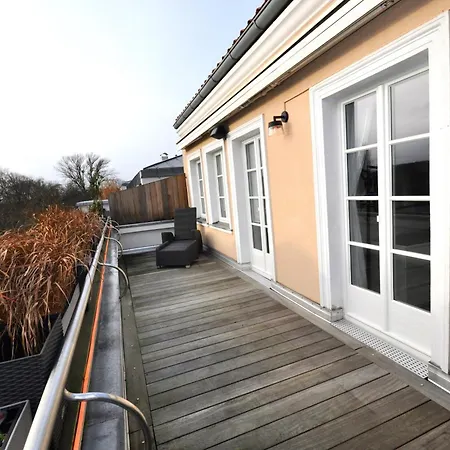 Zentral, Am Park Mit Parkplatz Appartement *